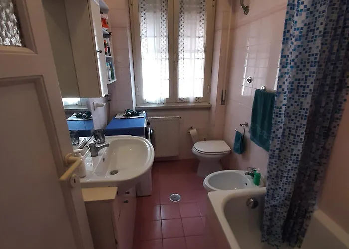 - Metro C Apartament